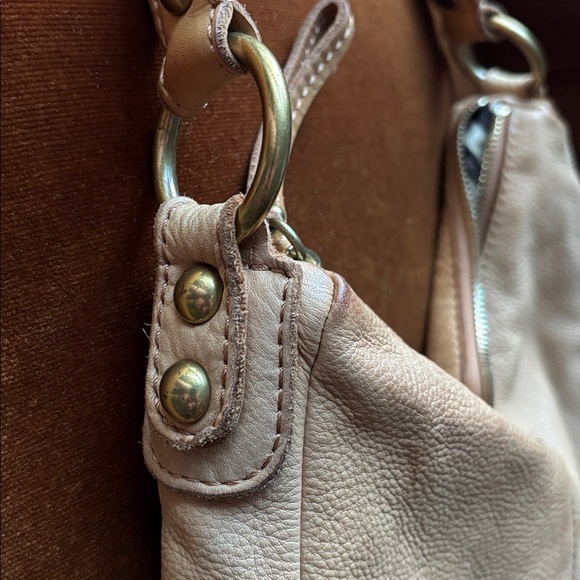 LINEA PELLE leather hobo bag. - Picture 9 of 12